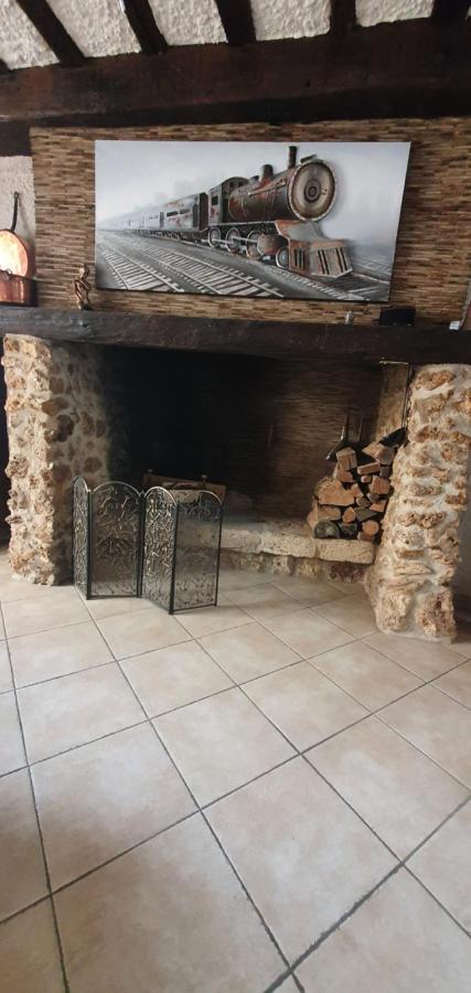 Au Chambellan Bed & Breakfast Ay-Champagne Bagian luar foto