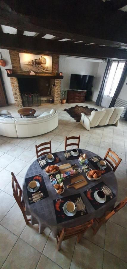 Au Chambellan Bed & Breakfast Ay-Champagne Bagian luar foto